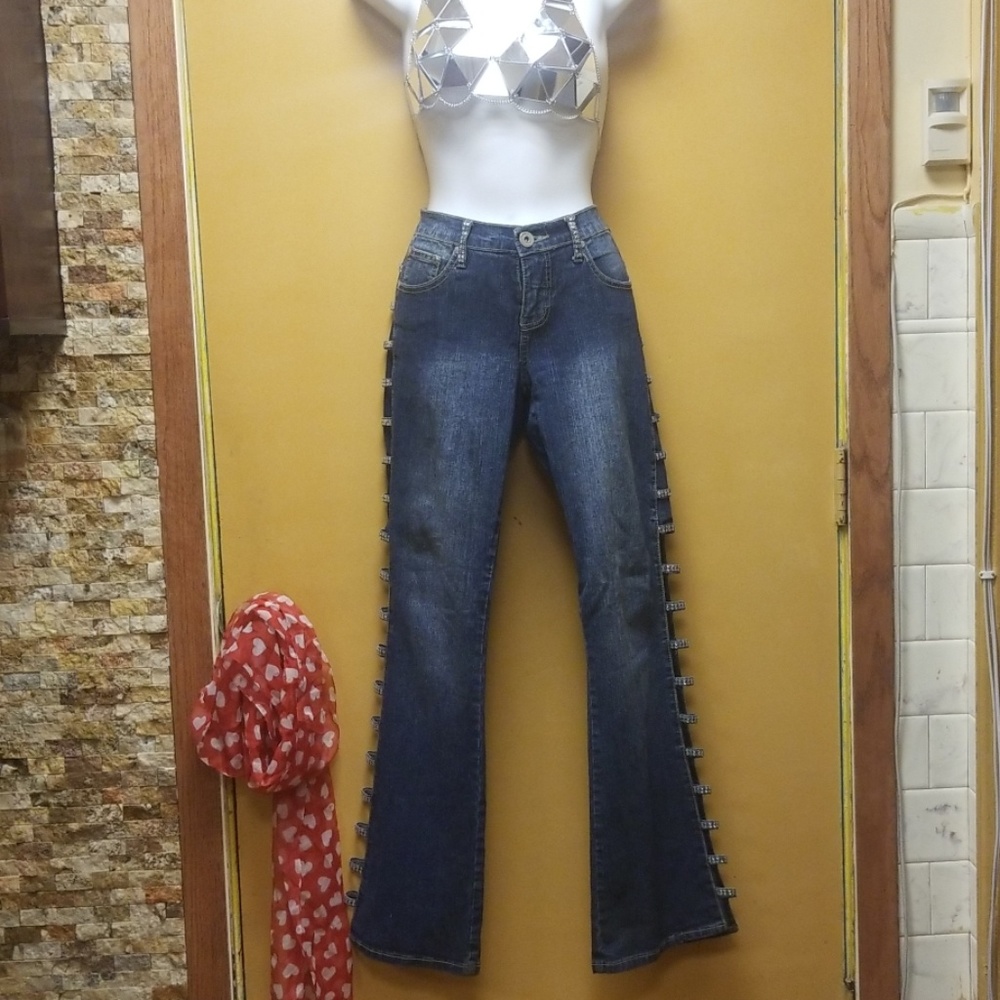 Blue jeans with rhinestones - Picture 3 of 9